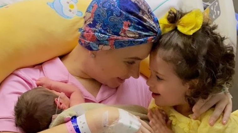 Camila Campos e suas filhas - Foto: Reprodução / Instagram @camilacamposp