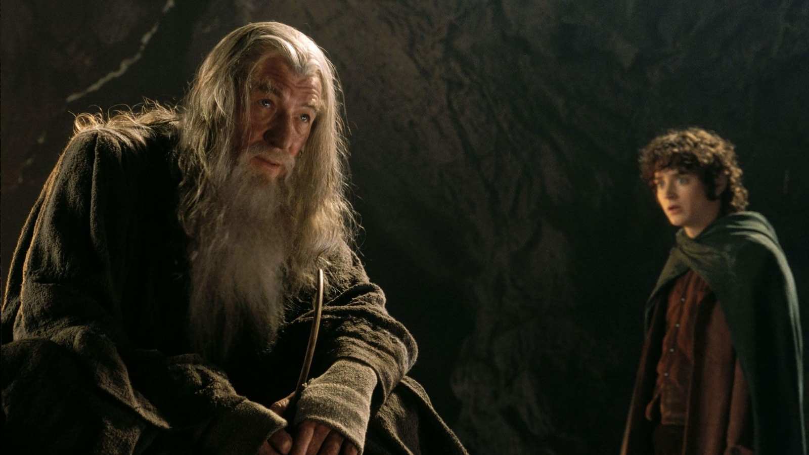 Ian McKellen ainda sente dores meses após cair de palco