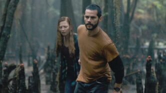 O final explicado do filme Os Horrores do Caddo Lake - Foto: Max