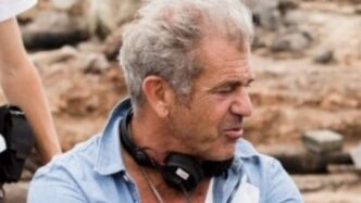 Mel Gibson diz que Kamala Harris tem "inteligência de um poste"