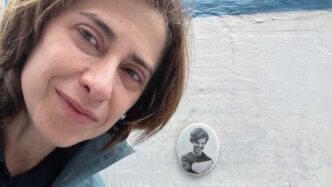 Fernanda Torres visita túmulo de Eunice Paiva após sucesso de "Ainda Estou Aqui"