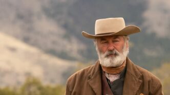 Rust estreia após morte de Halyna Hutchins; Alec Baldwin reflete sobre retorno ao filme