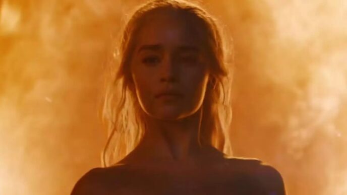 Emilia Clarke revela por que escolheu não usar dublê de corpo em cena de "Game of Thrones"