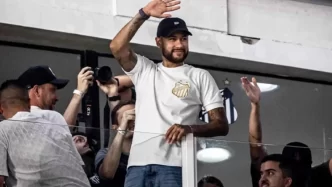 Neymar reflete sobre voltar ao futebol brasileiro