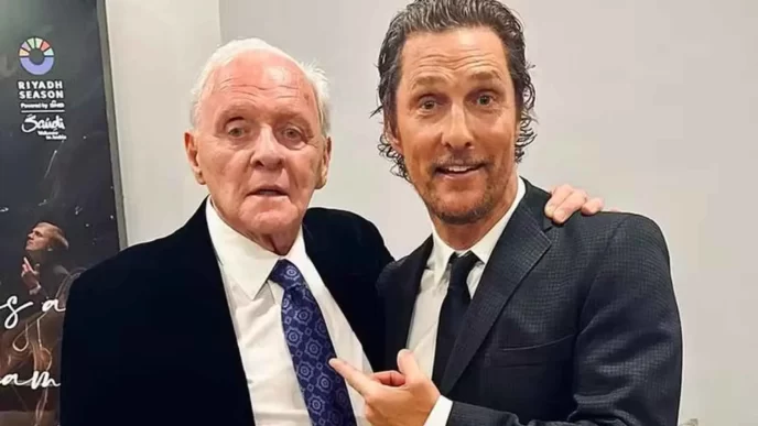Matthew McConaughey faz campanha para Anthony Hopkins como o homem mais sexy do mundo