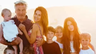 Kim Basinger revela reconciliação com Alec Baldwin após anos de tensão