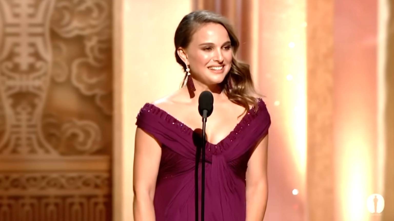 Natalie Portman desabafa sobre gravidez durante o Oscar: “Era muita tensão, e eu sóbria o tempo todo”