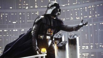 Sabre de luz de Darth Vader é vendido por valor recorde em leilão