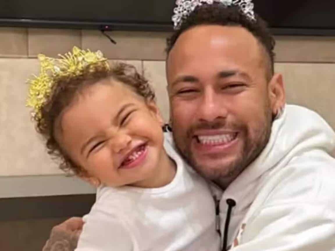Filha de Bruna Biancardi, Mavie viraliza por semelhança com Neymar: 'Até a voz'