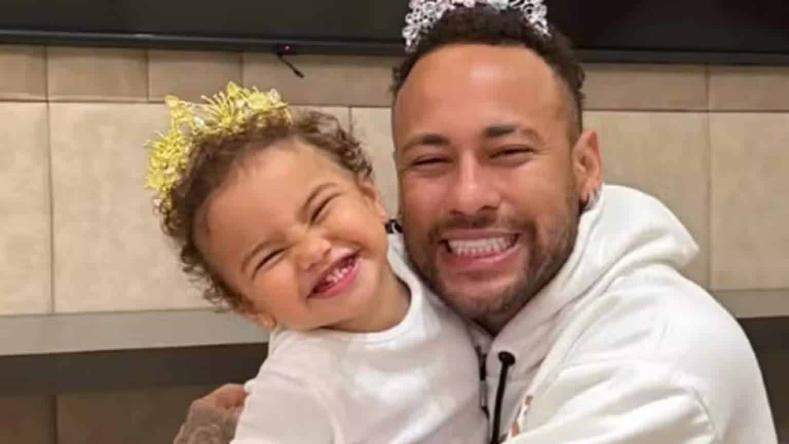 Filha de Bruna Biancardi, Mavie viraliza por semelhança com Neymar: 'Até a voz'